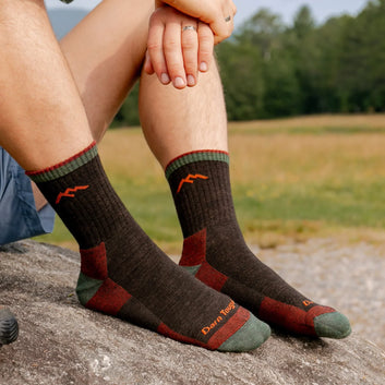 Darn Tough - 1466 Men's Micro Crew Mid-weight Hiking Socks - Walnut